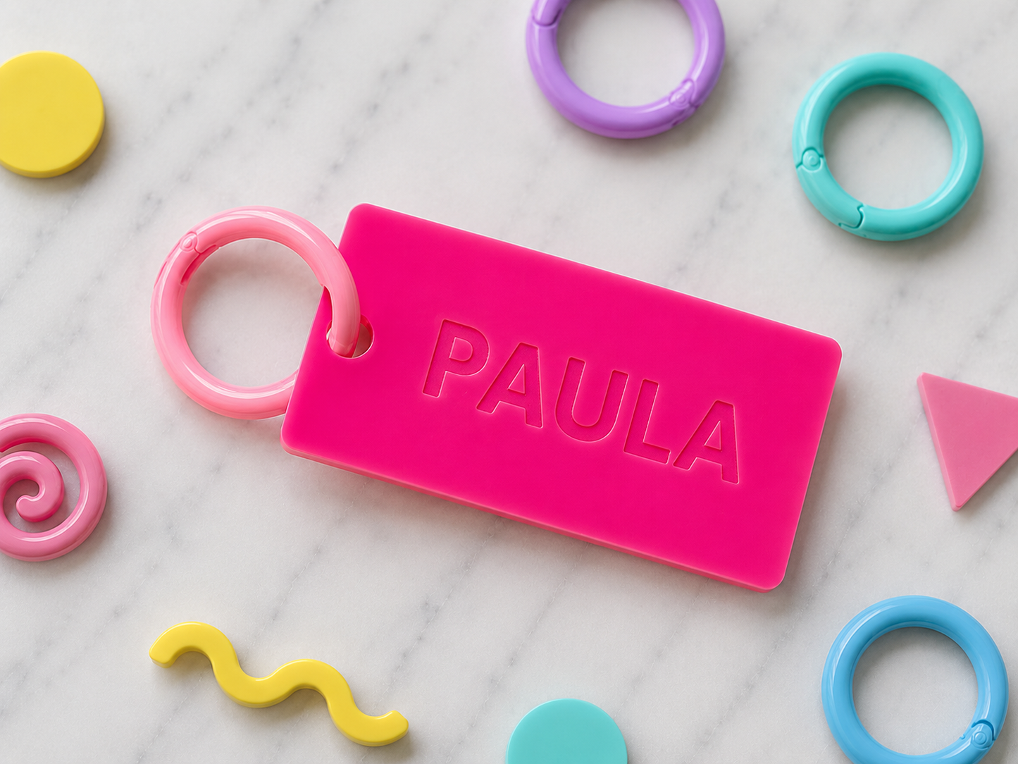 TAG acrilico grabado personalizado con anilla mosquetón
