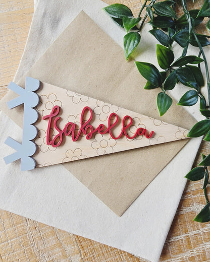 Banderín Decorativo Floral con Nombre Personalizado